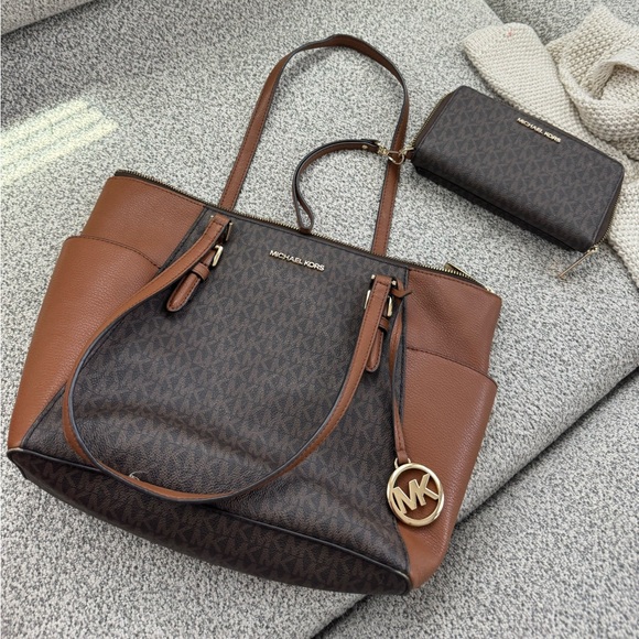 Michael Kors purse and wallet - Picture 1 of 7